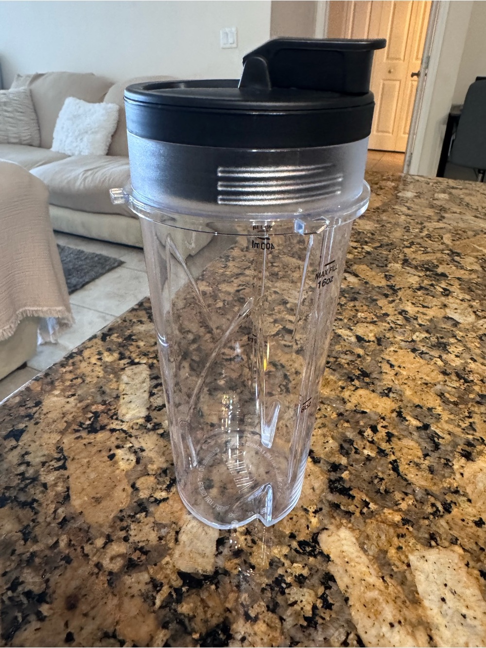 Ninja Clear Plastic Blender Cup with Black Flip Lid - Picture 2 of 6